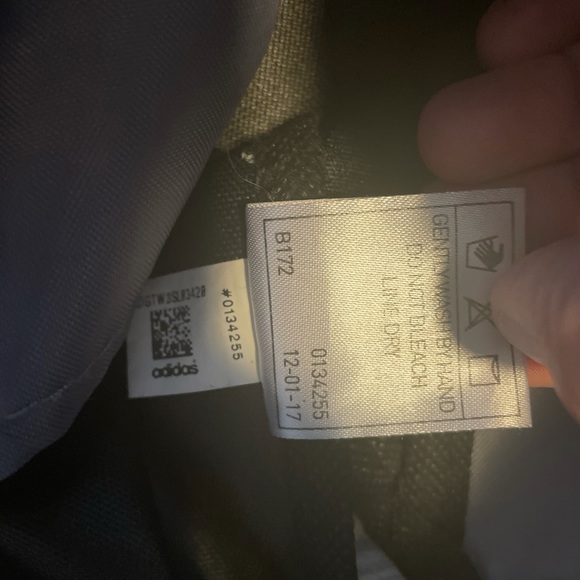 Adidas women’s drawstring bag. - Picture 5 of 6